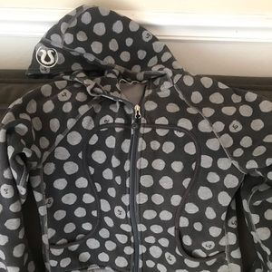Lululemon sweatshirt 8